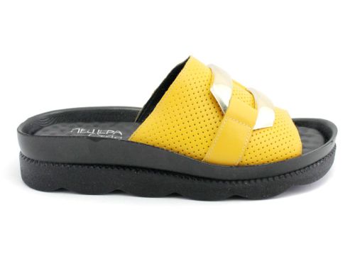 Papuci de dama in galben - model Rufina