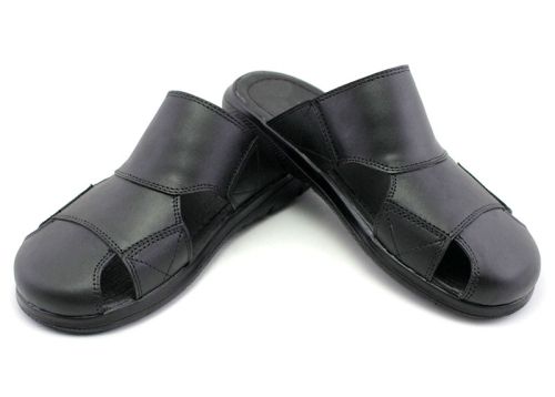 Papuci barbatesti, degete inchise, din piele naturala de culoare neagra, model Boyan