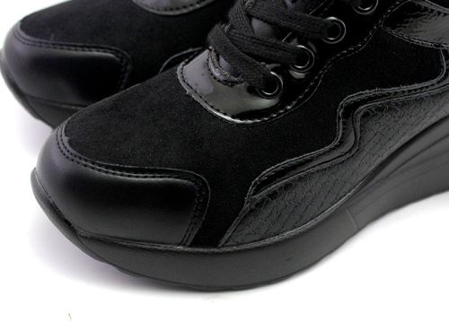 Pantofi sport de damă cu platformă în negru, model 137