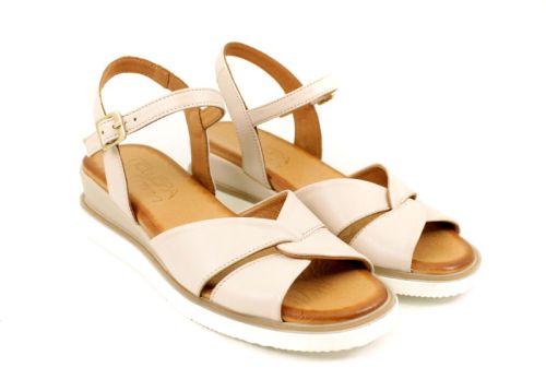 Sandale de dama cu toc jos in roz - model Pepin