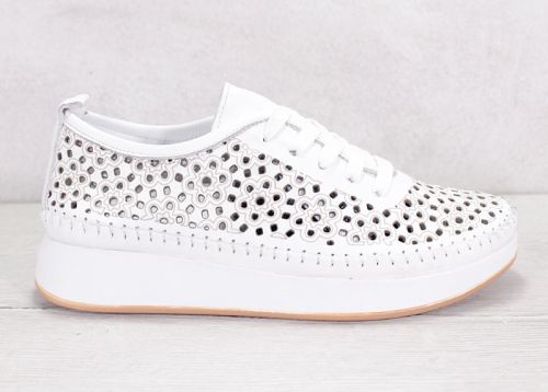 Pantofi de vara eleganti de dama cu perforatie in alb - model Svetlana.