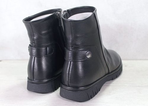 Classic Chic - Cizme joase de damă în negru