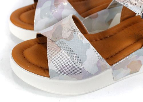 Sandale damă Liora din piele naturală – camuflaj alb cu platformă albă