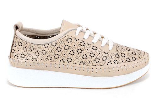 Pantofi de damă Magia Fiore din piele naturală cu perforații florale – culoare bej