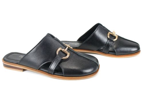 Papuci de damă din piele naturală neagră Luna Piena cu talpă joasă și accesoriu auriu
