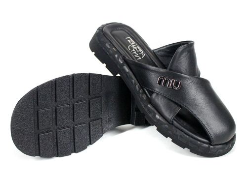 Papuci de damă din piele naturală negri Notte Viva cu design asimetric