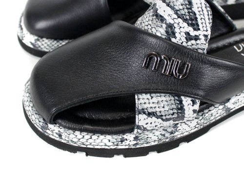 Notte Viva – papuci damă din piele cu imprimeu șarpe și negru | Peshtera Stil