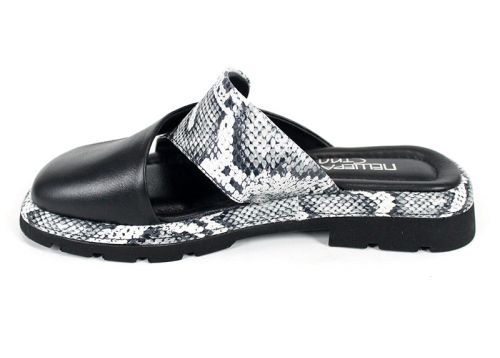 Notte Viva – papuci damă din piele cu imprimeu șarpe și negru | Peshtera Stil