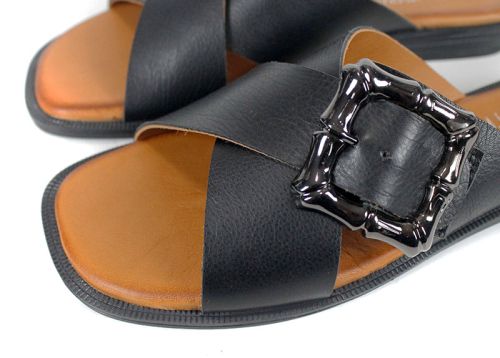 papuci damă Forma Nuova din piele naturală cu cataramă