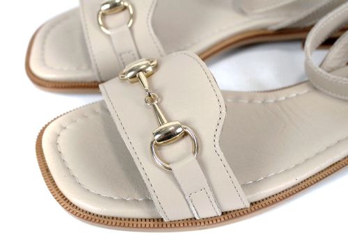 Sandale damă bej din piele naturală Dalia Chiara cu talpă joasă și accesoriu auriu