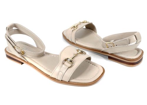 Sandale damă bej din piele naturală Dalia Chiara cu talpă joasă și accesoriu auriu