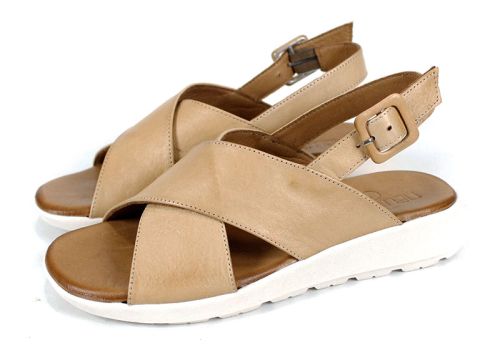 Sandale damă din piele naturală Silva Chiara – culoare cappuccino, cu talpă joasă albă și curea reglabilă
