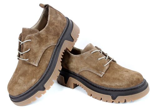 pantofi damă din velur natural culoare scorțișoară cu talpă masivă cusută bicoloră și branț din piele naturală