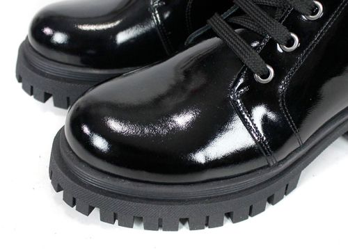 Ghete damă Luz Forte din piele naturală lacuită – negre, cu toc stabil și talpă de iarnă | Peshtera Stil