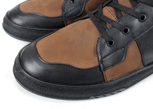 Ghete bărbătești Strada Vero din piele naturală, combinație negru și maro deschis