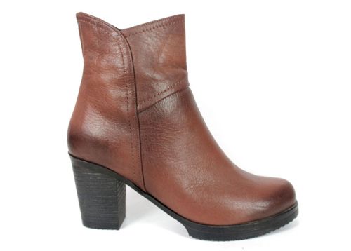 Дамски боти Carmen Vale от естествена кожа в светло кафяв цвят със стабилен ток и топла плюшена подплата
