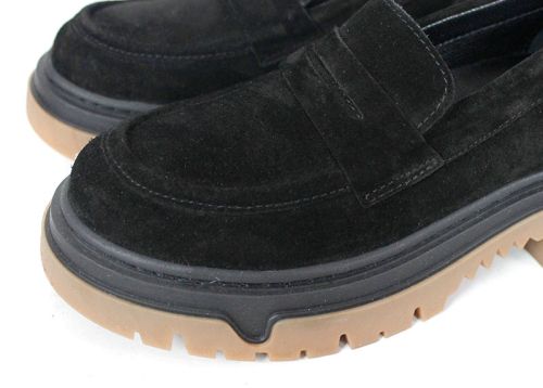 Pantofi loafer damă Aurora Line din velur natural negru cu talpă groasă contrastantă