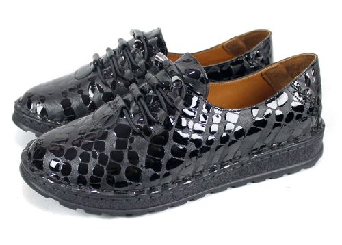 Linea Croco – pantofi damă mărimi mari din piele naturală lăcuită, negri