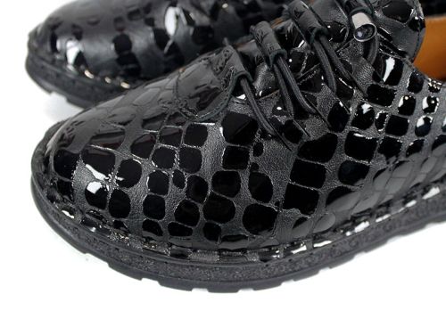 Linea Croco – pantofi damă mărimi mari din piele naturală lăcuită, negri