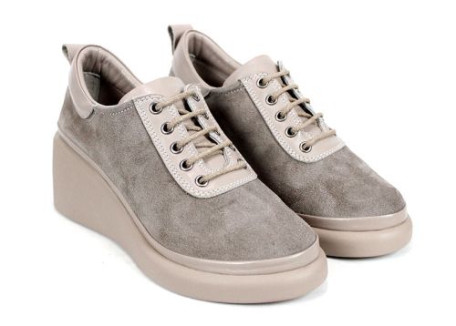 Magia Fiore – Pantofi de damă bej din piele naturală cu perforații florale