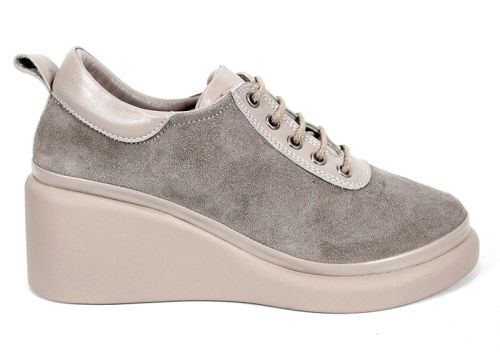 Magia Fiore – Pantofi de damă bej din piele naturală cu perforații florale