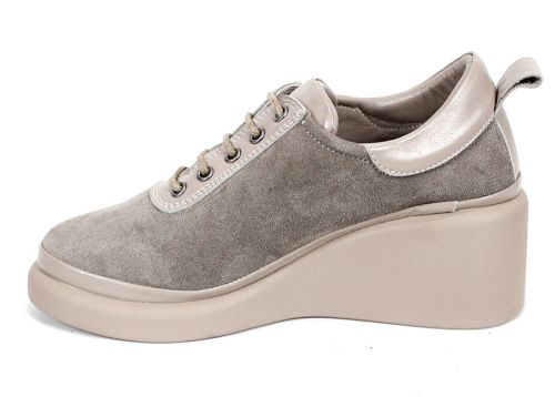 Magia Fiore – Pantofi de damă bej din piele naturală cu perforații florale