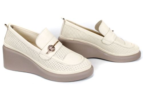Magia Fiore – Pantofi de damă bej din piele naturală cu perforații florale