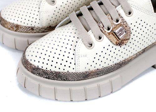 Nova Grace – pantofi de damă din lac natural perforat