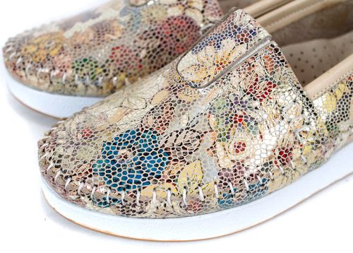 Mira Flow – pantofi de damă din piele naturală cu imprimeu floral bej