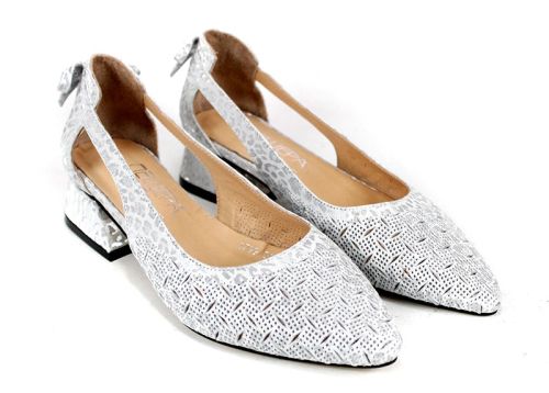 Aria Flow – pantofi damă albi din piele naturală perforată cu decupaje laterale