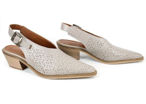 saboti dama piele naturala bej taupe perforati stil western Aura Clara