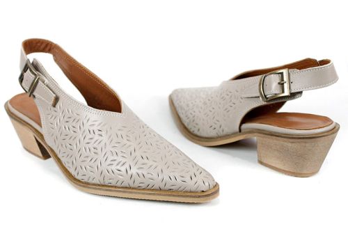 saboti dama piele naturala bej taupe perforati stil western Aura Clara