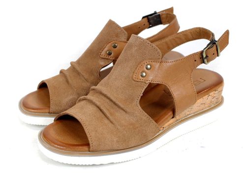 Luna Suave – sandale damă din velur și piele naturală în maro deschis