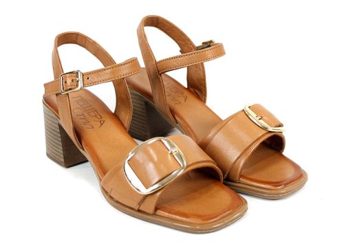 Silent Grace – дамски сандали на ток от естествена кожа в светло кафяво