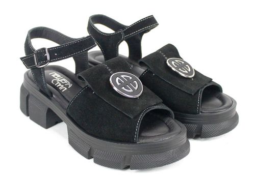 Alvera Mode – дамски сандали от естествен велур в черно с масивно ходило