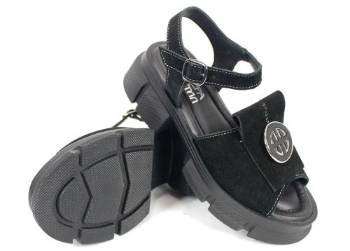 Alvera Mode – дамски сандали от естествен велур в черно с масивно ходило