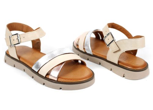 Clair Désir – елегантни дамски сандали в бежова гама с металик акценти