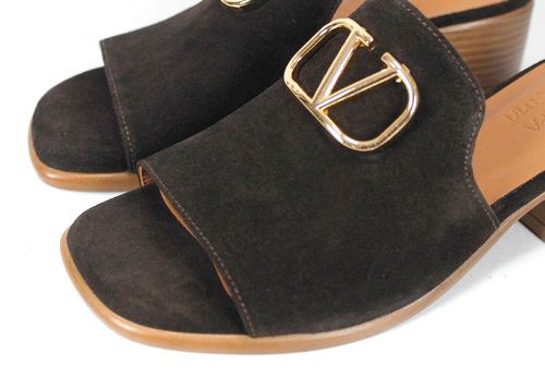 Viora Lume – papuci damă din velur natural maro închis cu toc elegant