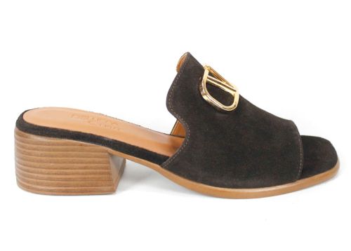 Viora Lume – papuci damă din velur natural maro închis cu toc elegant