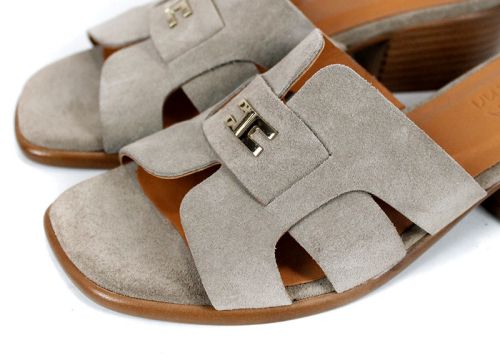 Papuci damă eleganți din velur – stil și confort zilnic Liora Vento