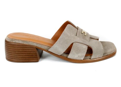 Papuci damă eleganți din velur – stil și confort zilnic Liora Vento