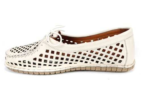 Mocasini damă Brisa Fina din piele naturală perforată bej