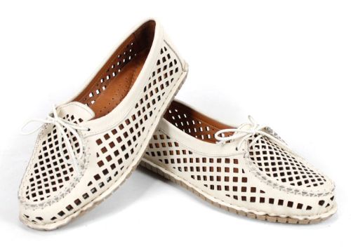 Mocasini damă Brisa Fina din piele naturală perforată bej