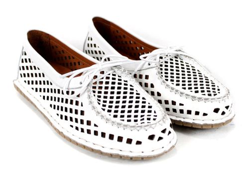 Mocasini damă Brisa Fina din piele naturală perforată – alb