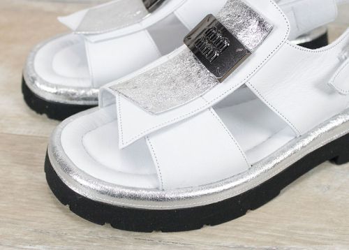 Alvera Mode – sandale damă din velur natural negru cu talpă masivă