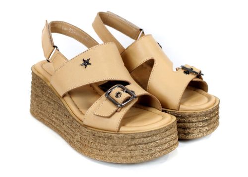 Elara Vance – sandale dama cu platformă din piele naturală bej cu talpă cu aspect natural