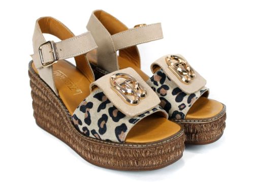 Mirelle Daro – sandale damă elegante în nuanță bej leopard pentru un look confortabil de vară