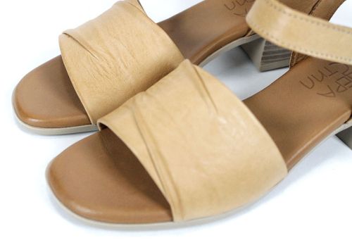 Sandale damă Alexa din piele în nuanță biscuit – colecția Primăvară/Vară 2026
