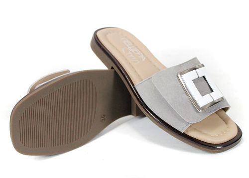 Bianca Morelli – papuci damă din piele velur gri cu accesoriu metalic