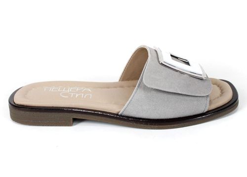 Bianca Morelli – papuci damă din piele velur gri cu accesoriu metalic